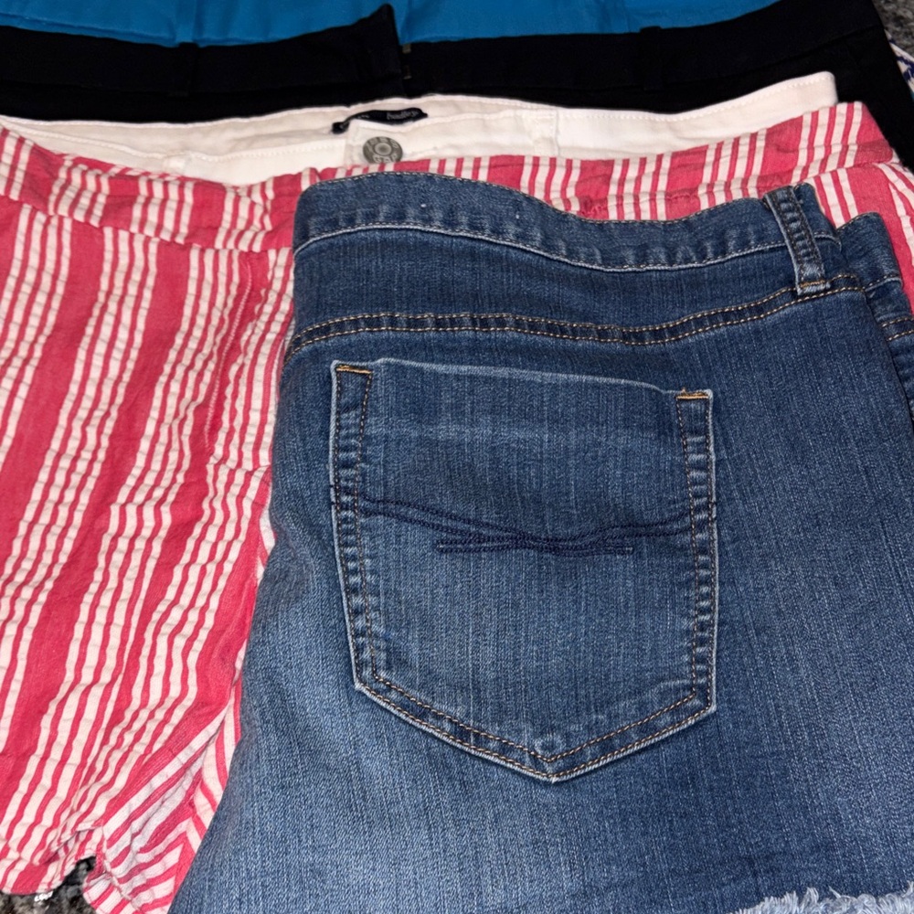 6 Pairs Denim Blue Women's Shorts - Picture 7 of 12